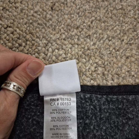 NHL Pittsburgh Penguins Sweater EUC - Picture 4 of 9